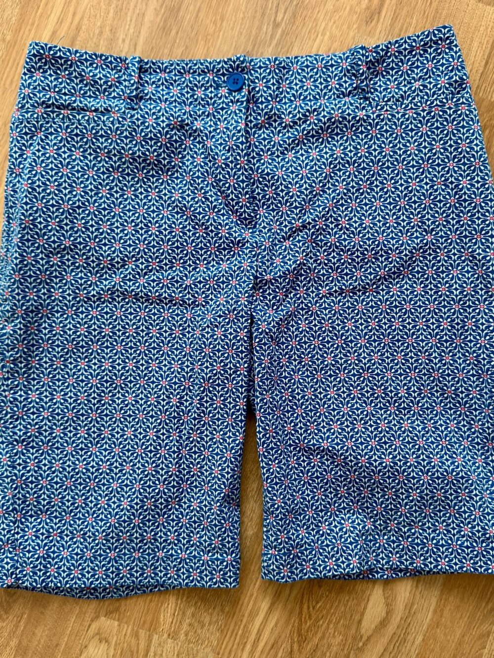 Talbots Floral Pattern Cotton Stretch Bermuda Shorts 10" inseam Like New!